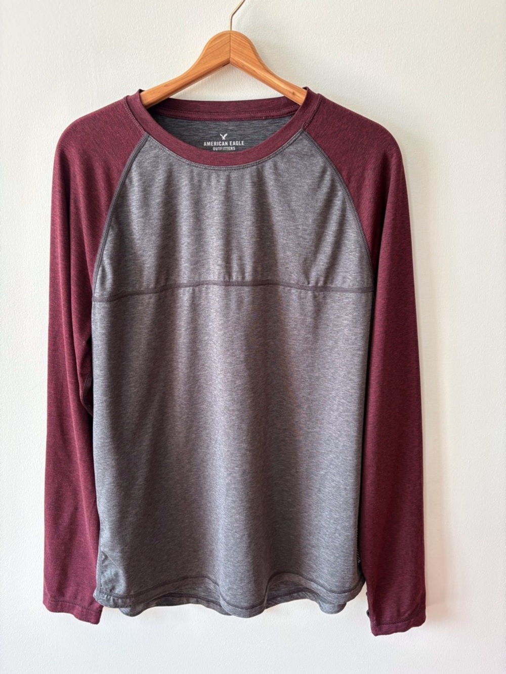 American Eagle 360 Extreme Flex Long Sleeve Shirt Grey Burgundy Size Large